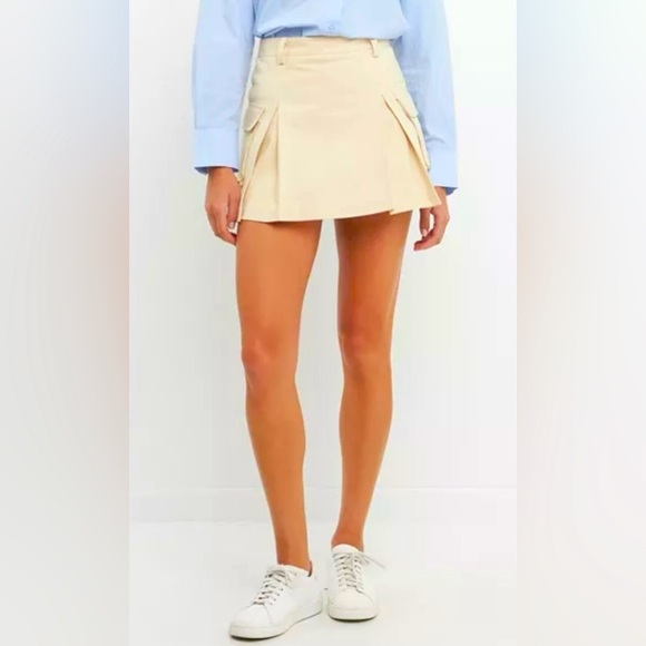 English Factory Flap Pocket Mini Cargo Skort, Beige, Size Small, NWOT, Utility - Picture 1 of 14